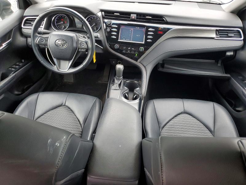 56698746 :رقم المزاد ، 4T1B11HK4JU150328 vin ، 2018 Toyota Camry مزاد بيع