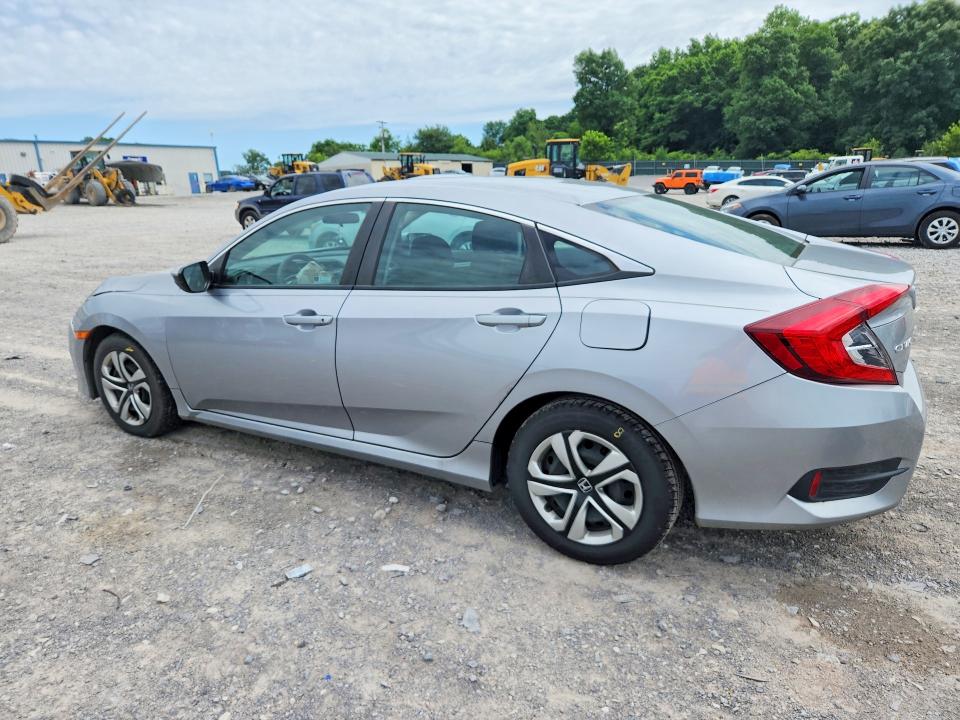 55881816 :رقم المزاد ، 19XFC2F50JE020516 vin ، 2018 Honda Civic مزاد بيع