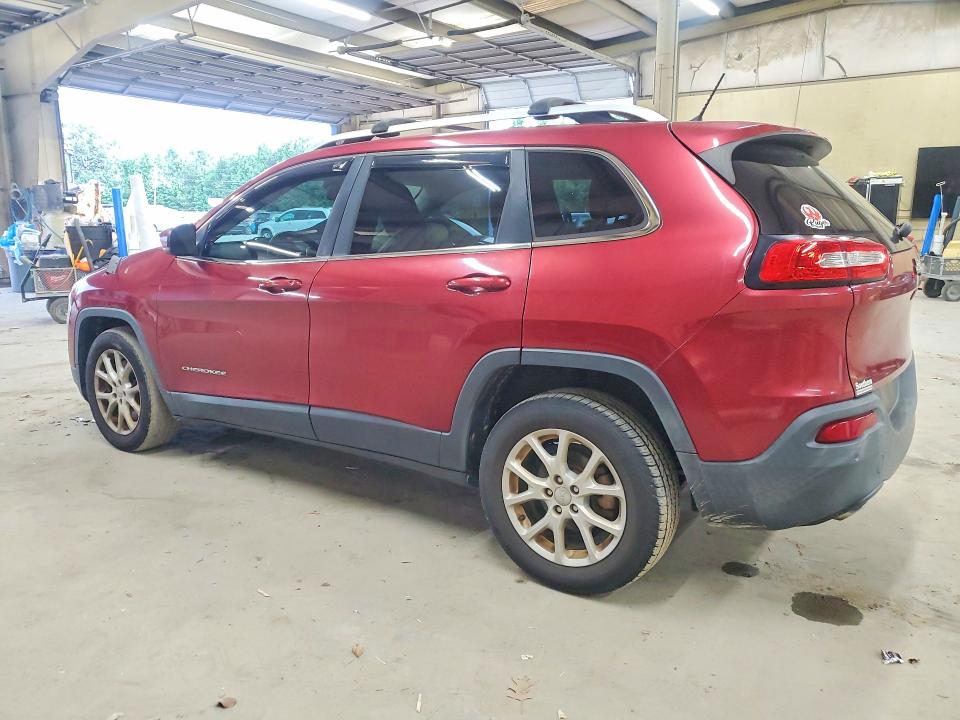 58608026 :رقم المزاد ، 1C4PJLCB4FW590090 vin ، 2015 Jeep Cherokee مزاد بيع