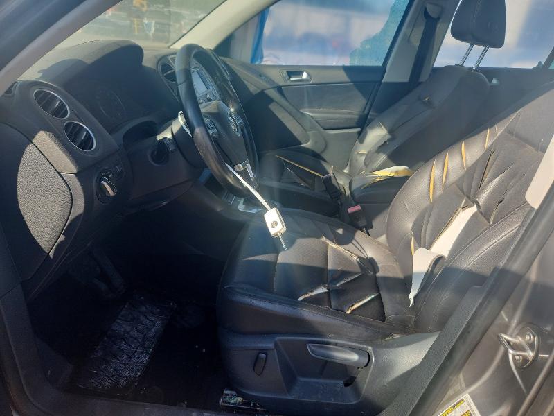 54691776 :رقم المزاد ، WVGBV7AX4BW560596 vin ، 2011 Volkswagen Tiguan مزاد بيع