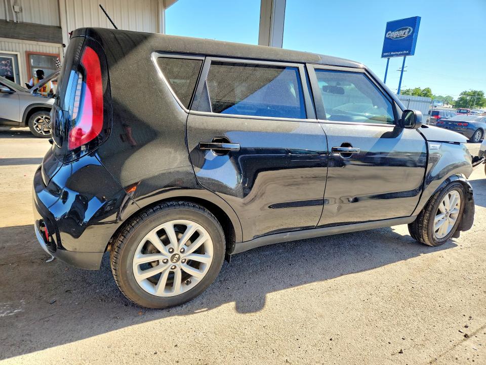 2018 Kia Soul მანქანა იყიდება აუქციონზე, vin: KNDJP3A50J7610176, აუქციონის ნომერი: 55608666