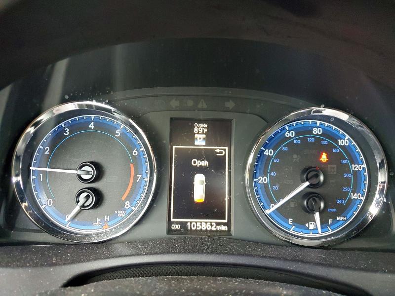 56118146 :رقم المزاد ، 5YFBURHE6JP822360 vin ، 2018 Toyota Corolla مزاد بيع