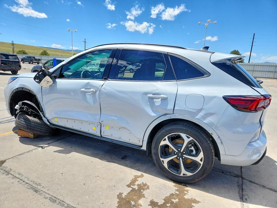 56857176 :رقم المزاد ، 1FMCU9PZ6TUA20420 vin ، 2026 Ford Escape مزاد بيع