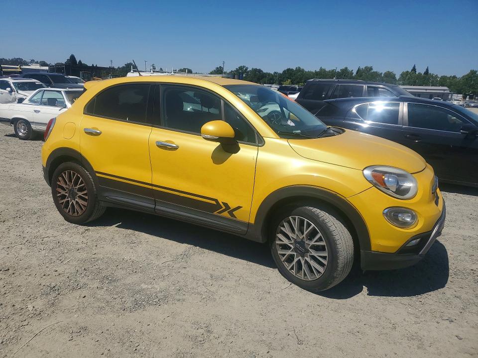 2016 Fiat 500x მანქანა იყიდება აუქციონზე, vin: ZFBCFYCT0GP386343, აუქციონის ნომერი: 57956946