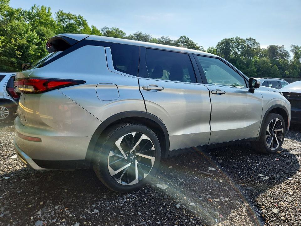 56580536 :رقم المزاد ، JA4J4UA8XPZ044642 vin ، 2023 Mitsubishi Outlander مزاد بيع