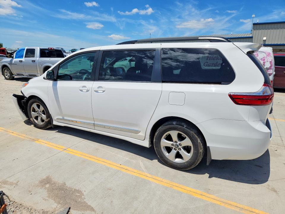 55943016 :رقم المزاد ، 5TDKZ3DCXKS966313 vin ، 2019 Toyota Sienna مزاد بيع