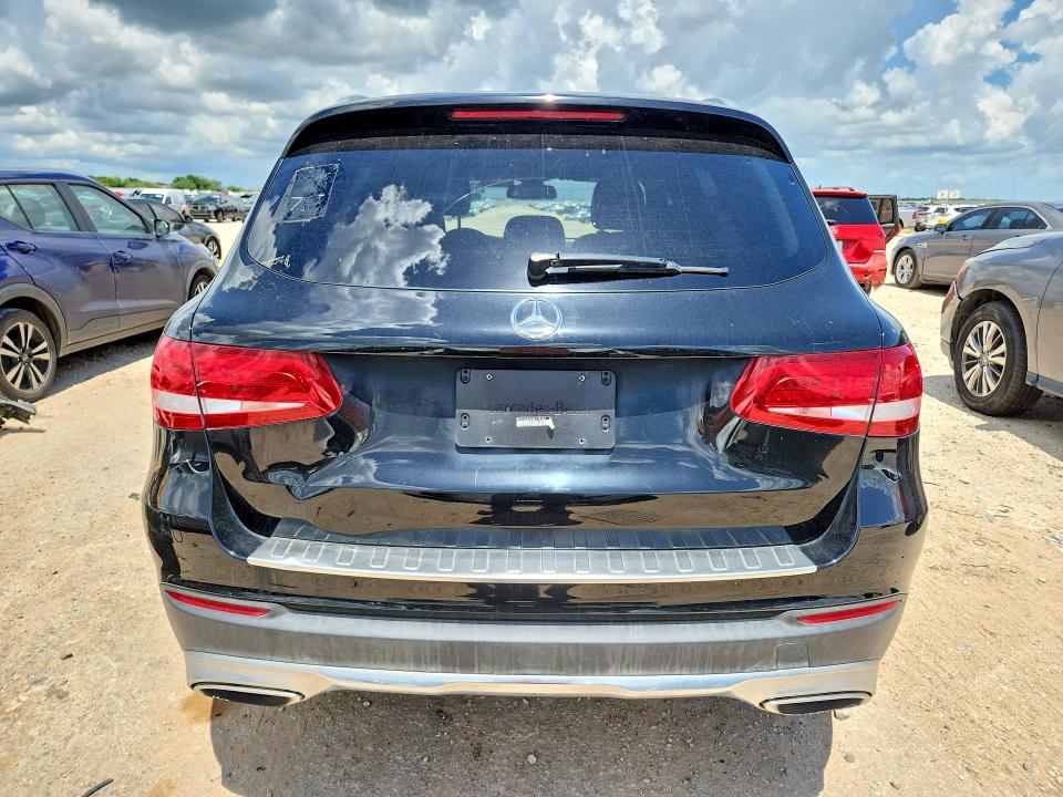 57370216 :رقم المزاد ، WDC0G4JB3HF135463 vin ، 2017 Mercedes-benz Glc مزاد بيع