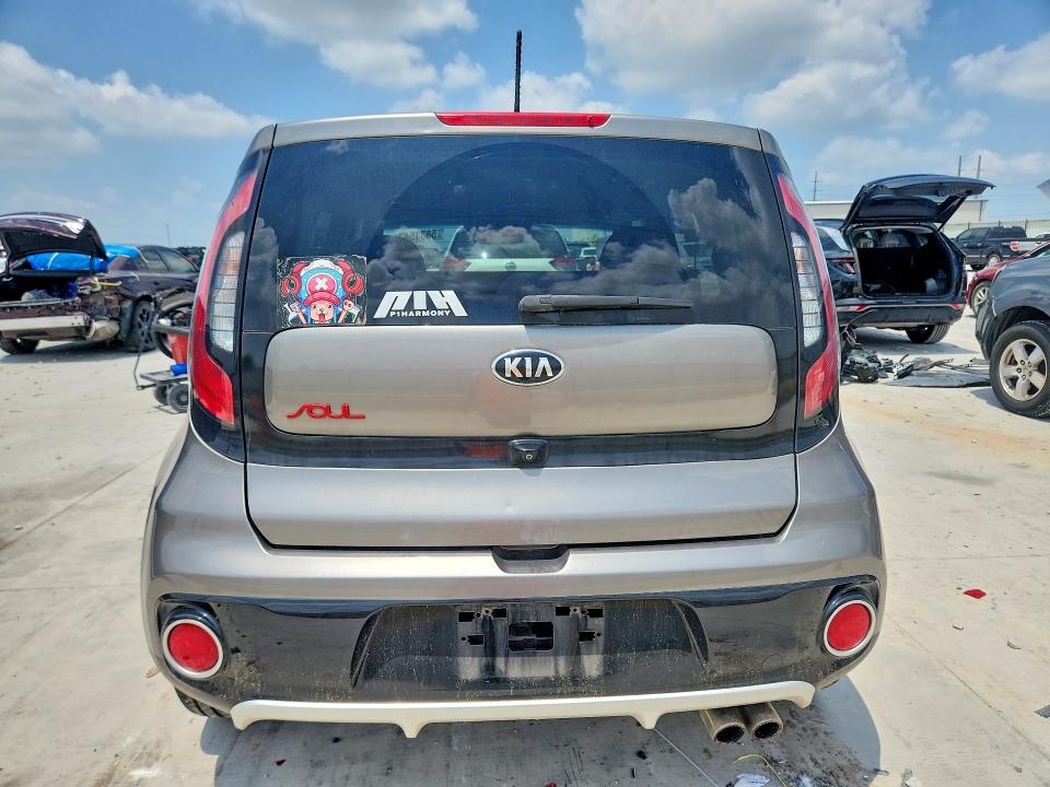 58315476 :رقم المزاد ، KNDJX3AA2J7607325 vin ، 2018 Kia Soul مزاد بيع