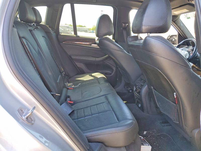 55150076 :رقم المزاد ، 5UXTR9C50JLD72423 vin ، 2018 Bmw X3 مزاد بيع