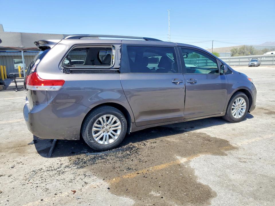 2012 Toyota Sienna მანქანა იყიდება აუქციონზე, vin: 5TDYK3DC0CS271029, აუქციონის ნომერი: 57170856