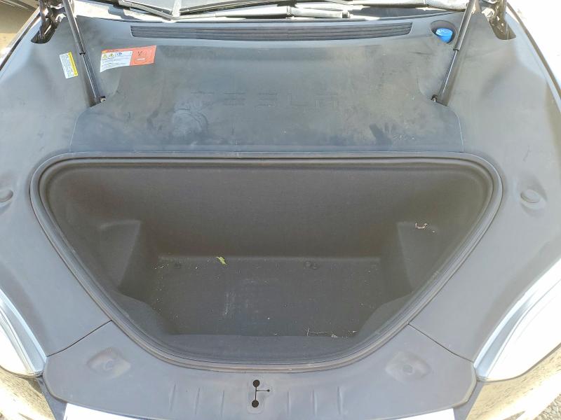 56030986 :رقم المزاد ، 5YJSA1E24GF143194 vin ، 2016 Tesla Model S مزاد بيع