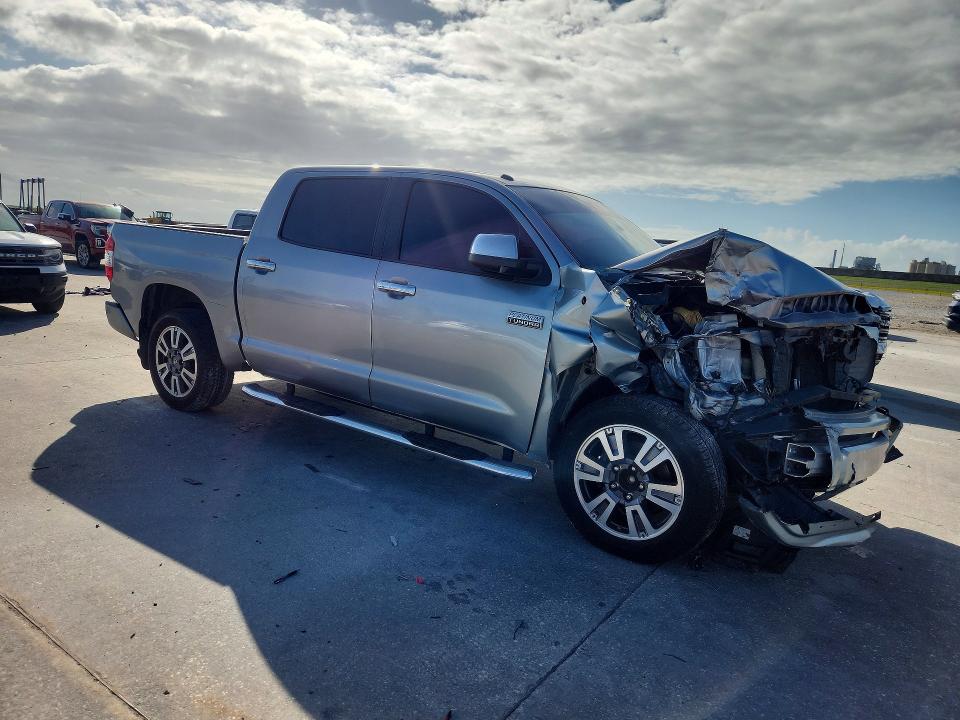 Продажа на аукционе авто 2019 Toyota Tundra, vin: 5TFGY5F18KX250603, номер лота: 55720116