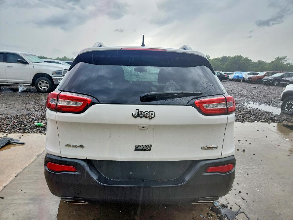 58245876 :رقم المزاد ، 1C4PJMCS2GW111463 vin ، 2016 Jeep Cherokee مزاد بيع
