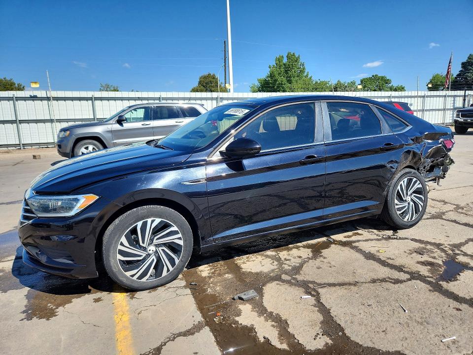 56988816 :رقم المزاد ، 3VWE57BU7MM033318 vin ، 2021 Volkswagen Jetta مزاد بيع