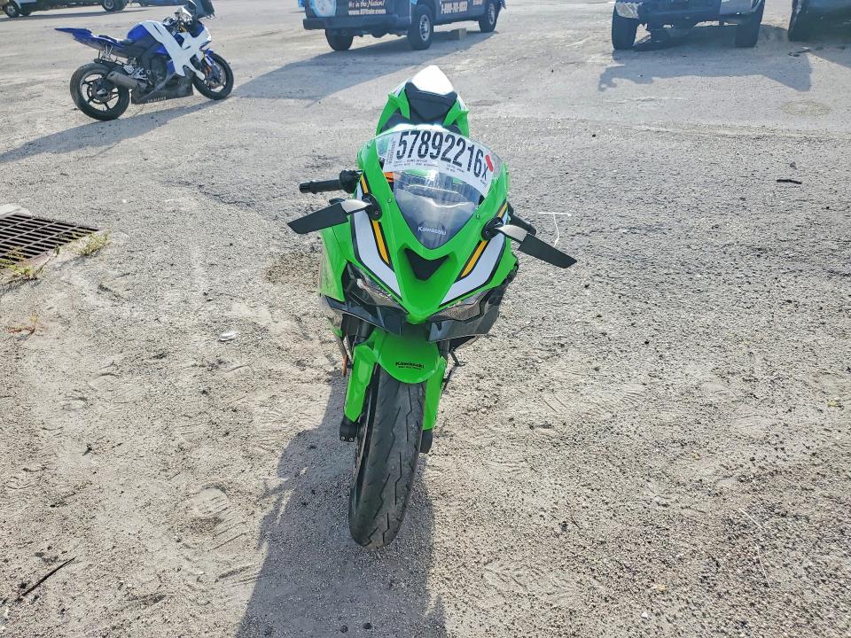 57892216 :رقم المزاد ، JKBZXJK12SA007324 vin ، 2025 Kawasaki Zx636 مزاد بيع
