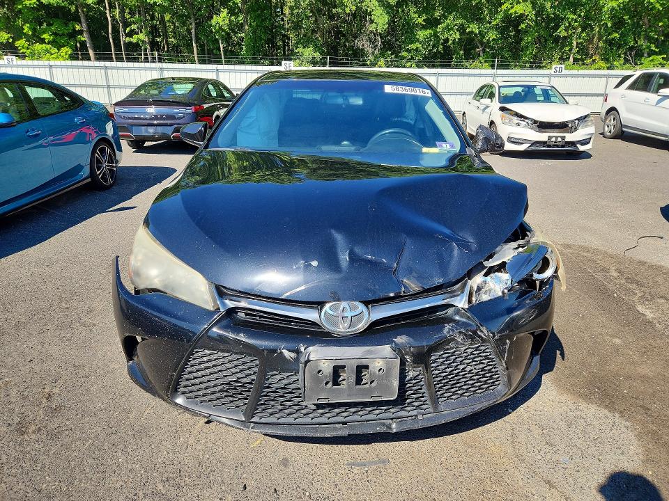 58369016 :رقم المزاد ، 4T1BF1FKXHU805316 vin ، 2017 Toyota Camry مزاد بيع
