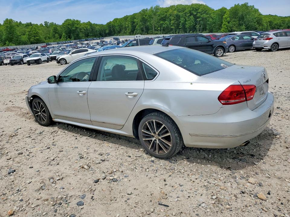 55431006 :رقم المزاد ، 1VWBT7A30FC017449 vin ، 2015 Volkswagen Passat مزاد بيع