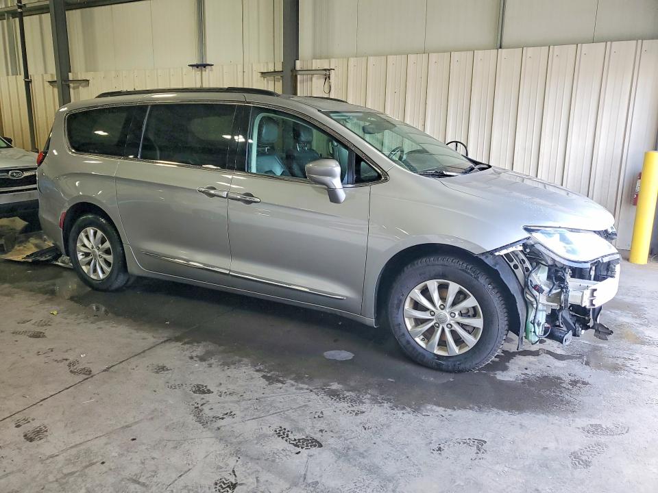2017 Chrysler Pacifica მანქანა იყიდება აუქციონზე, vin: 2C4RC1BG8HR642742, აუქციონის ნომერი: 58544416