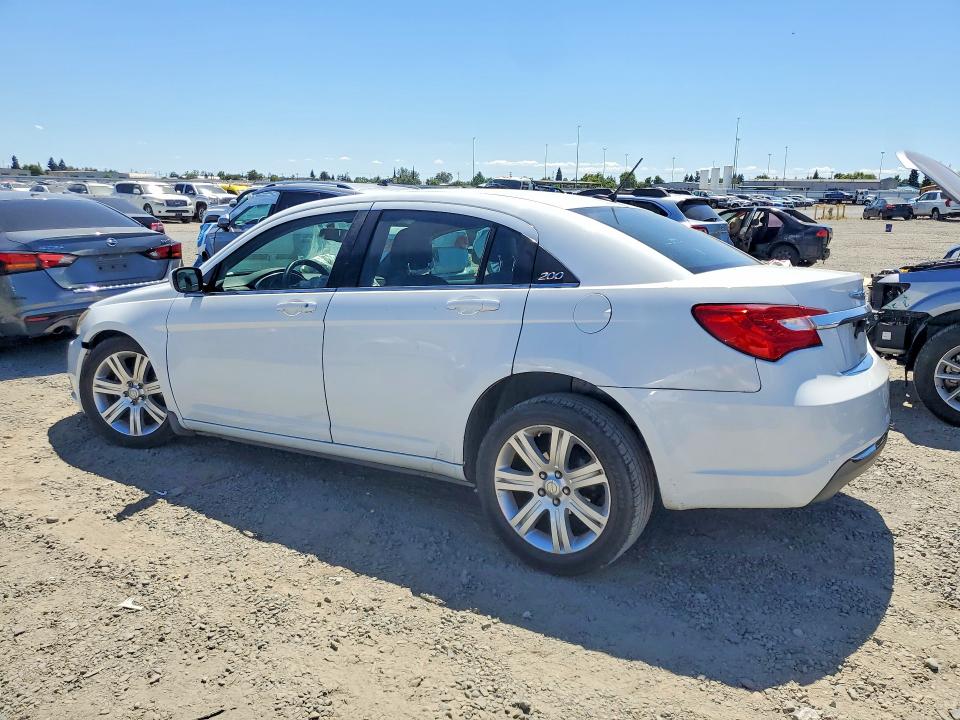 Продажа на аукционе авто 2013 Chrysler 200, vin: 1C3CCBAB3DN685995, номер лота: 56810966