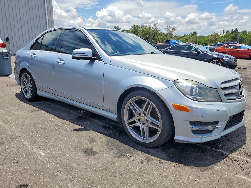 Продажа на аукционе авто 2013 Mercedes-benz C, vin: WDDGF4HB2DA854052, номер лота: 57092266
