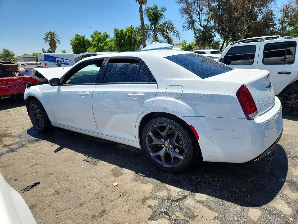 2022 Chrysler 300 მანქანა იყიდება აუქციონზე, vin: 2C3CCABG7NH127145, აუქციონის ნომერი: 54709976