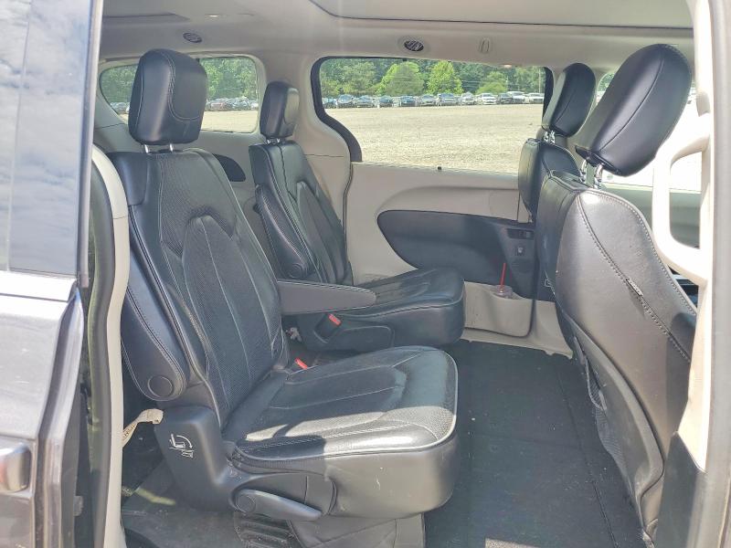 55786826 :رقم المزاد ، 2C4RC1GG0KR587705 vin ، 2019 Chrysler Pacifica مزاد بيع