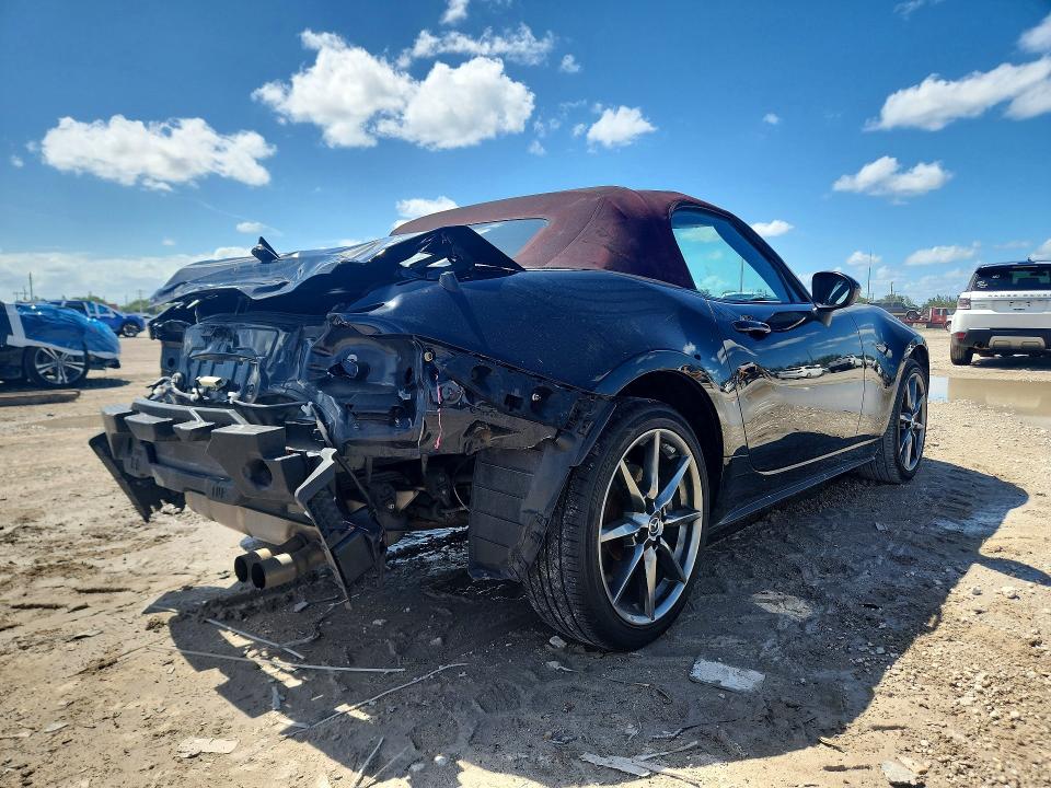 56259466 :رقم المزاد ، JM1NDAD75J0205399 vin ، 2018 Mazda Mx-5 Miata مزاد بيع