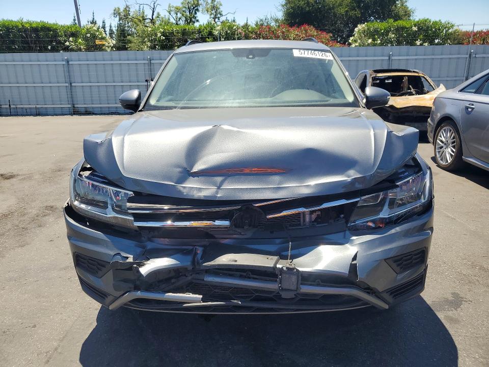 57746126 :رقم المزاد ، 3VV2B7AX8JM131331 vin ، 2018 Volkswagen Tiguan مزاد بيع