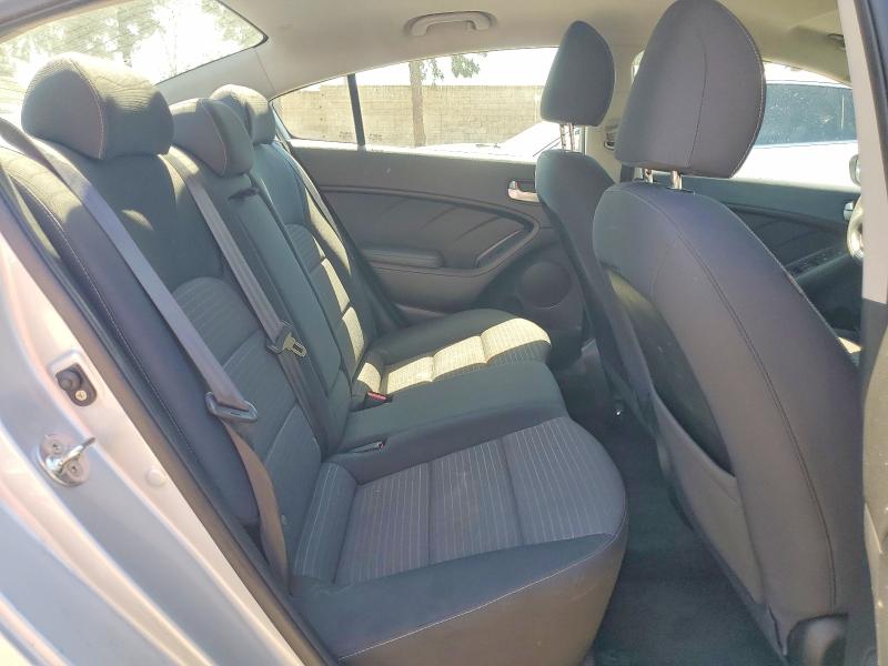57024486 :رقم المزاد ، 3KPFL4A73HE116915 vin ، 2017 Kia Forte مزاد بيع