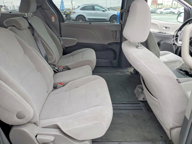 Продаж на аукціоні авто 2017 Toyota Sienna, vin: 5TDKZ3DC9HS811227, номер лоту: 56841816