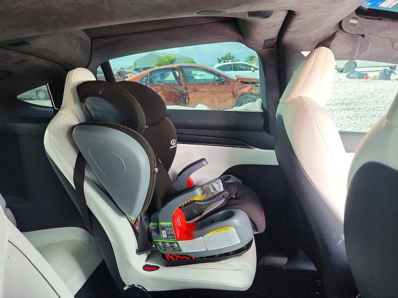 57009976 :رقم المزاد ، 7SAXCBE69NF357039 vin ، 2022 Tesla Model X مزاد بيع