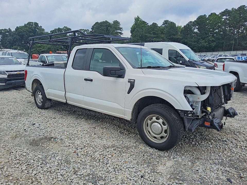 53037136 :رقم المزاد ، 1FTEX1CP0NKE62960 vin ، 2022 Ford F150 مزاد بيع
