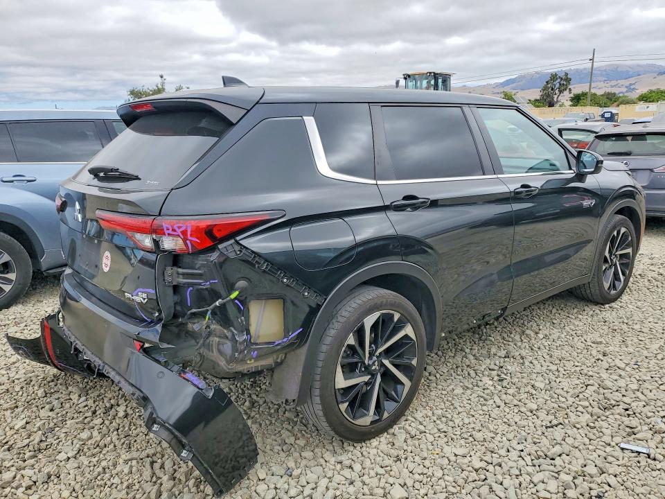 58122306 :رقم المزاد ، JA4T5UA9XPZ045126 vin ، 2023 Mitsubishi Outlander مزاد بيع