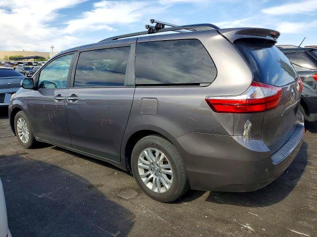 54821296 :رقم المزاد ، 5TDYZ3DC4HS828348 vin ، 2017 Toyota Sienna مزاد بيع