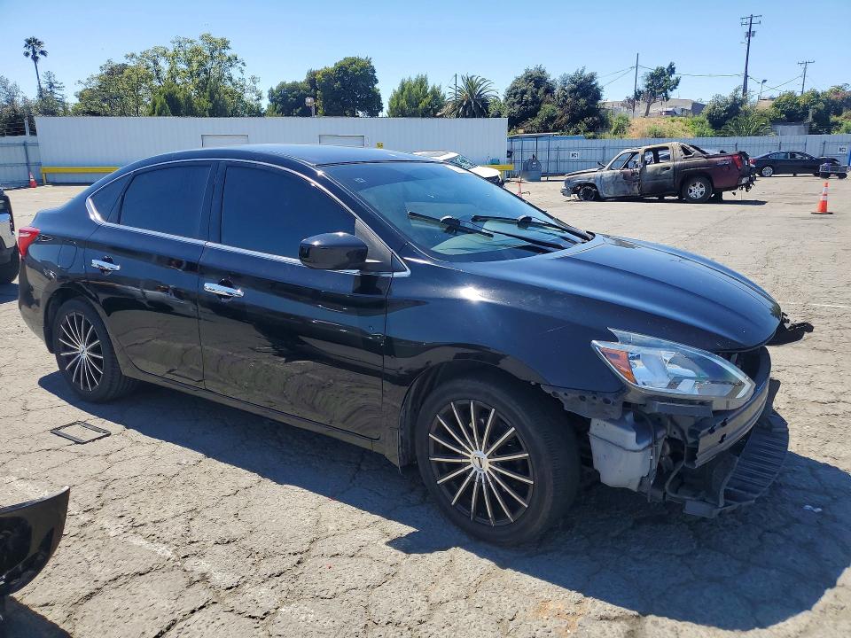 Продажа на аукционе авто 2018 Nissan Sentra, vin: 3N1AB7AP0JY213446, номер лота: 56887066