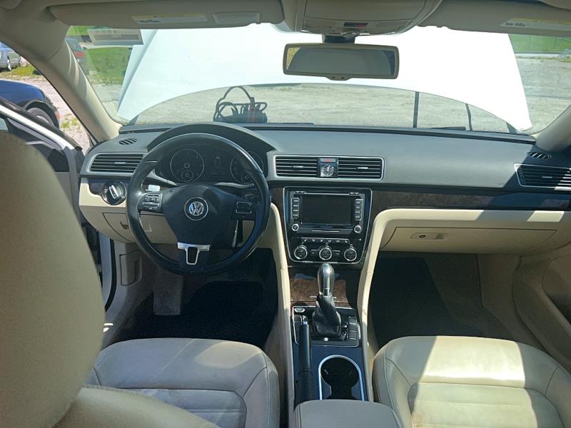 2015 Volkswagen Passat მანქანა იყიდება აუქციონზე, vin: 1VWCV7A32FC003843, აუქციონის ნომერი: 56260876