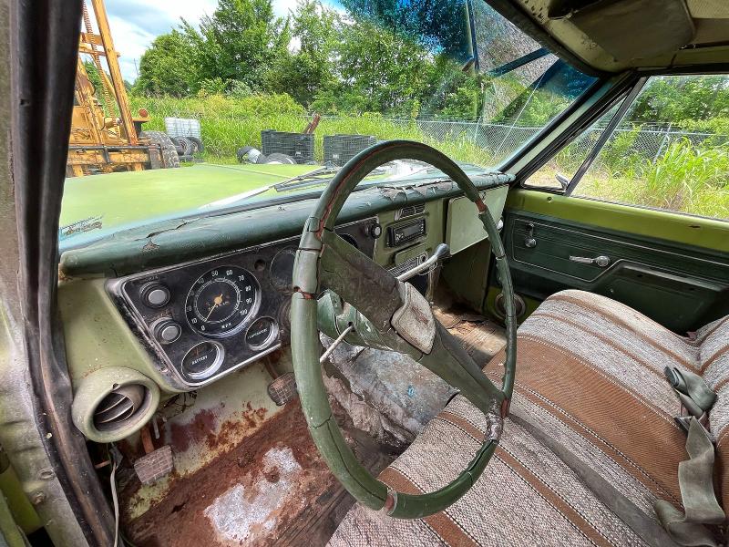Продажа на аукционе авто 1972 Chevrolet Suburban, vin: CCE262F161542, номер лота: 58844826