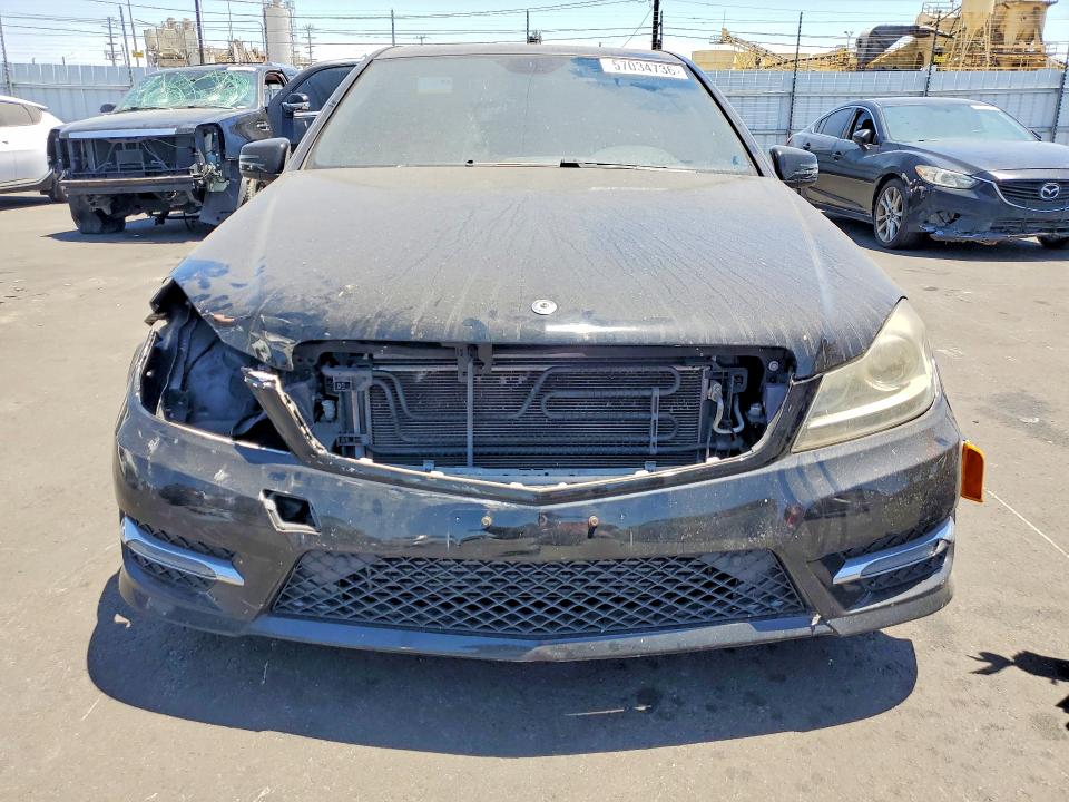 Продажа на аукционе авто 2014 Mercedes-benz C, vin: WDDGF4HB1ER305199, номер лота: 57034736