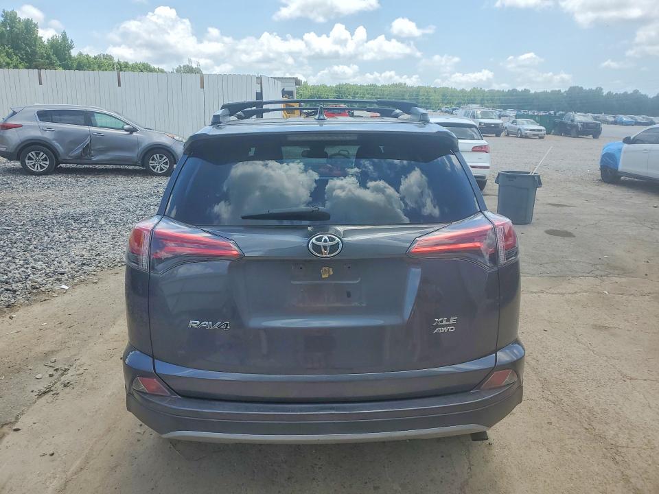 56471216 :رقم المزاد ، 2T3RFREV9JW738584 vin ، 2018 Toyota Rav4 مزاد بيع
