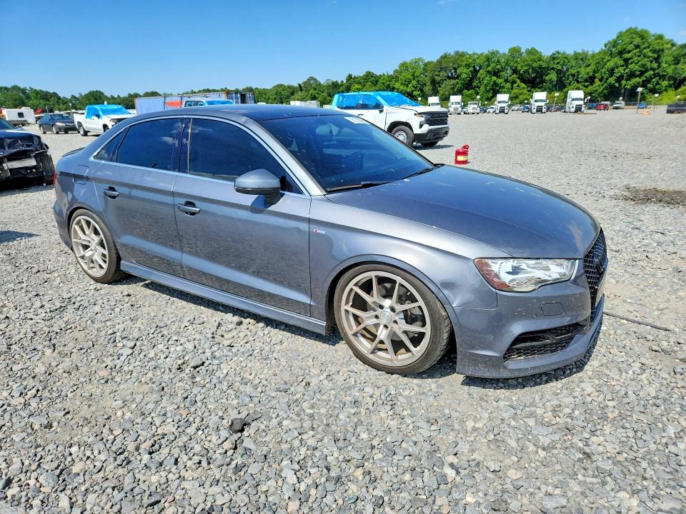 55128696 :رقم المزاد ، WAUKFGFF7F1028471 vin ، 2015 Audi A3 مزاد بيع