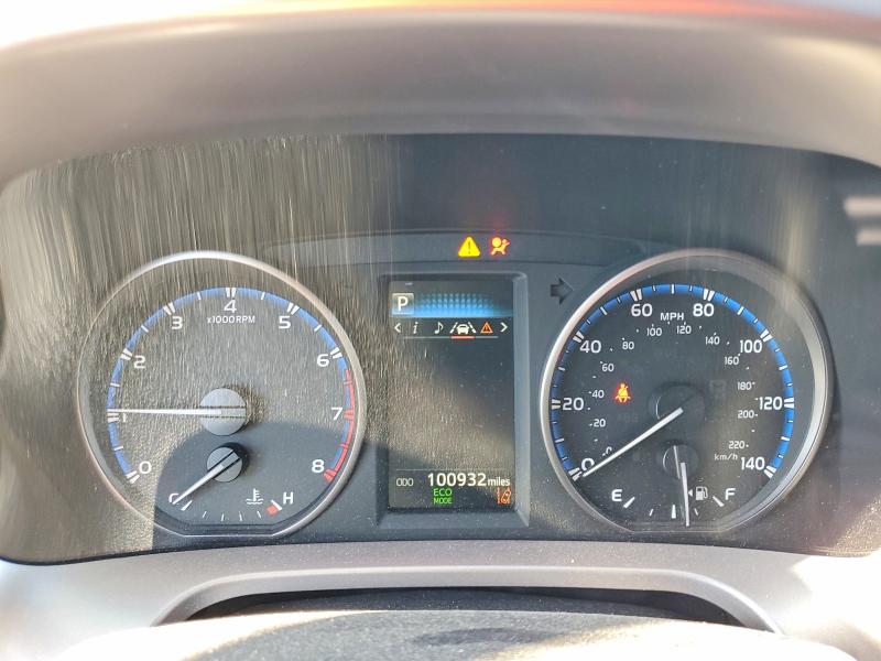 Продаж на аукціоні авто 2017 Toyota Rav4, vin: JTMWFREV1HD094380, номер лоту: 57192106