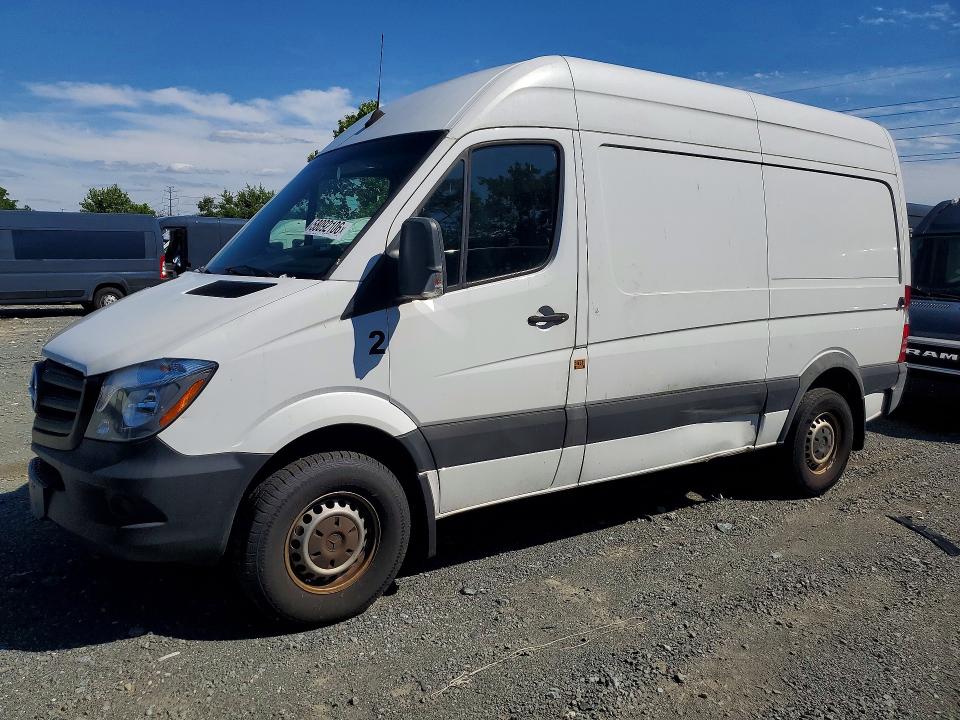 58092106 :رقم المزاد ، WD3PE7CD3JP587580 vin ، 2018 Mercedes-benz Sprinter مزاد بيع