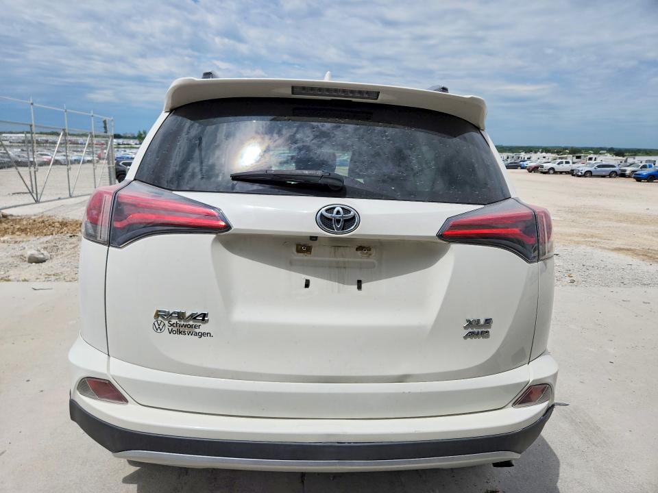 Продаж на аукціоні авто 2017 Toyota Rav4, vin: JTMRFREV6HJ119403, номер лоту: 57784526