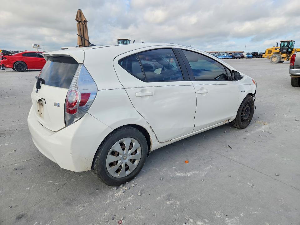56678526 :رقم المزاد ، JTDKDTB31C1010458 vin ، 2012 Toyota Prius C مزاد بيع