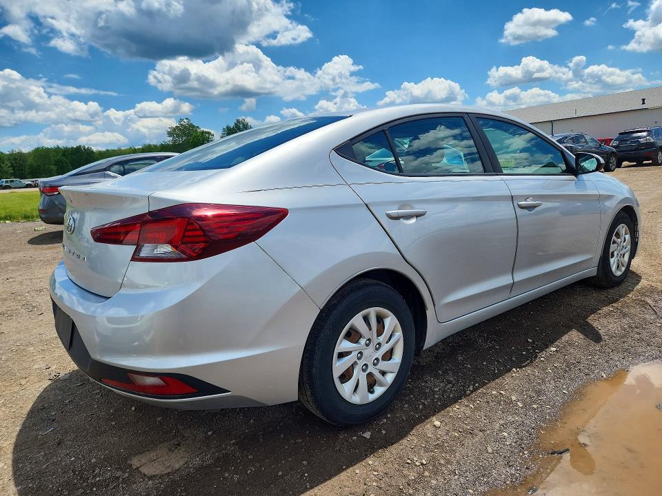 57637306 :رقم المزاد ، 5NPD74LF8KH493579 vin ، 2019 Hyundai Elantra مزاد بيع