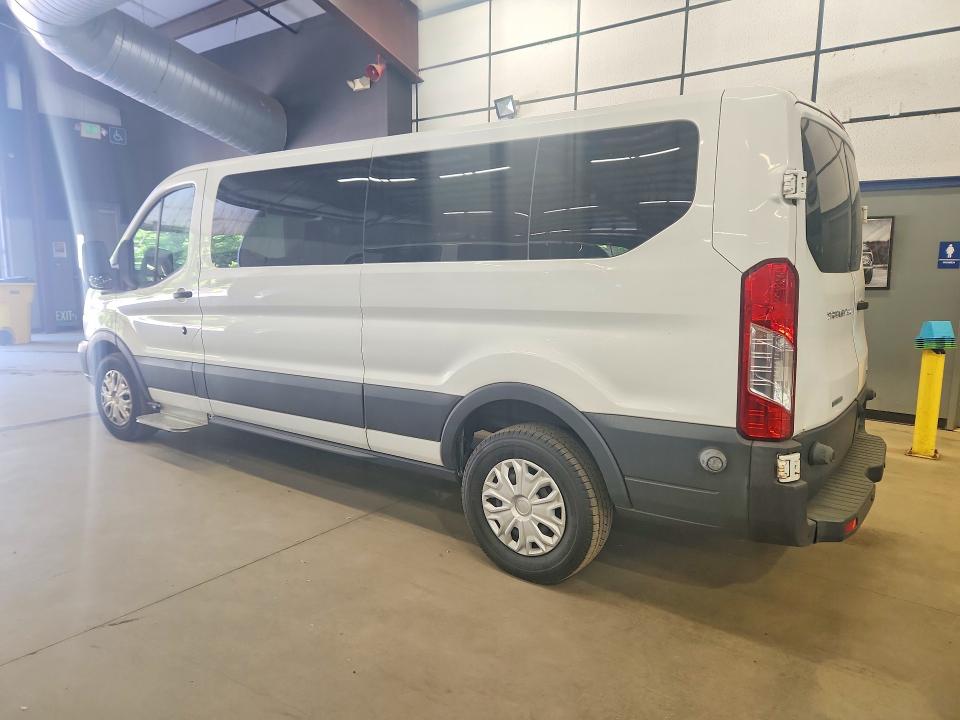56410096 :رقم المزاد ، 1FBZX2YG4FKA83515 vin ، 2015 Ford Transit مزاد بيع