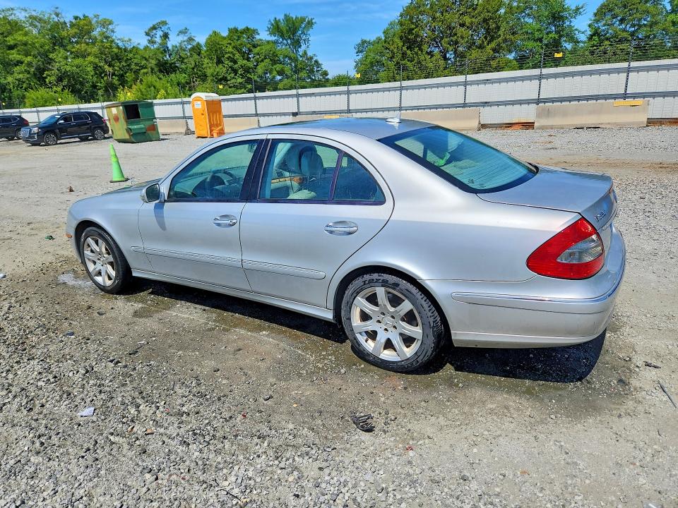 57223056 :رقم المزاد ، WDBUF56X47B077727 vin ، 2007 Mercedes-benz E مزاد بيع
