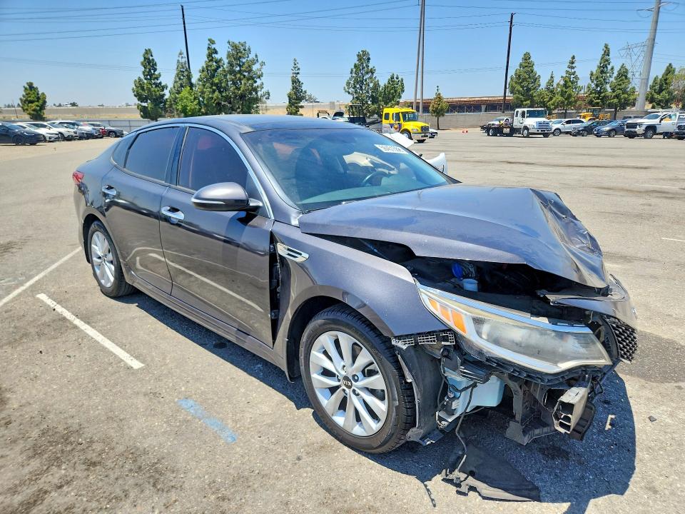 56451566 :رقم المزاد ، 5XXGT4L32JG246728 vin ، 2018 Kia Optima مزاد بيع