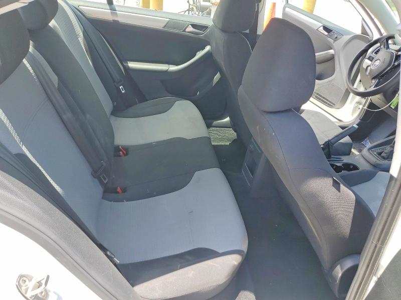 58848606 :رقم المزاد ، 3VW2B7AJ9HM322192 vin ، 2017 Volkswagen Jetta مزاد بيع