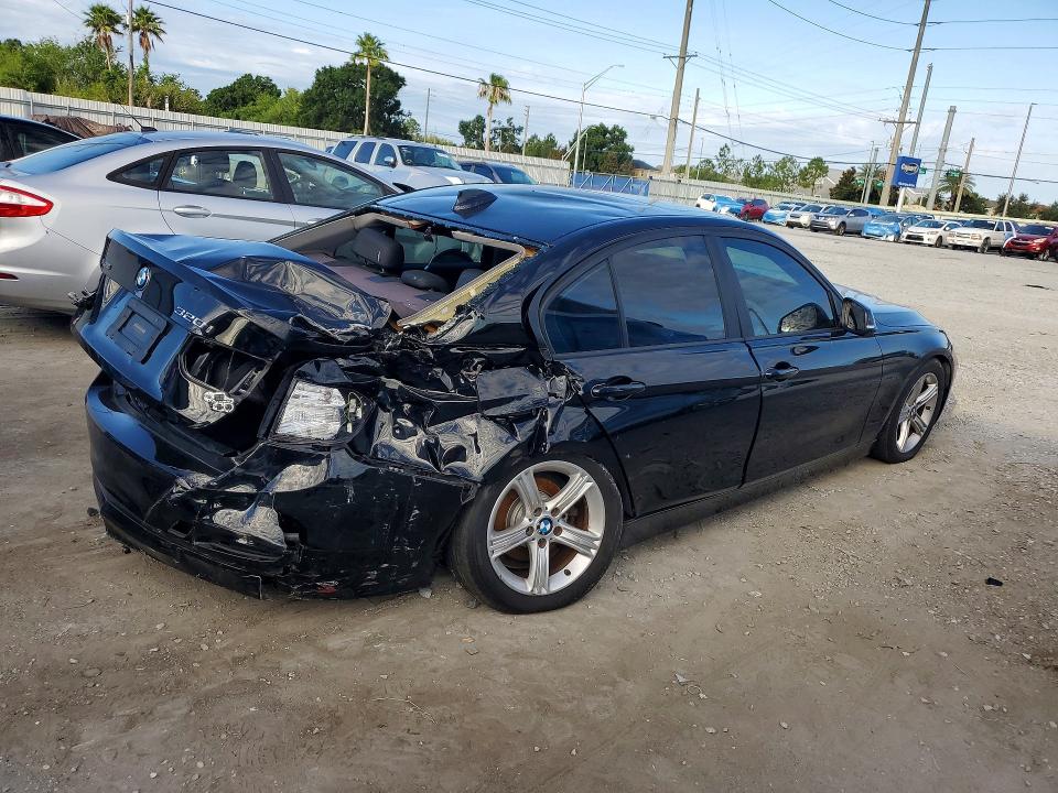 55523376 :رقم المزاد ، WBA3C3G57ENR25258 vin ، 2014 Bmw 320 مزاد بيع